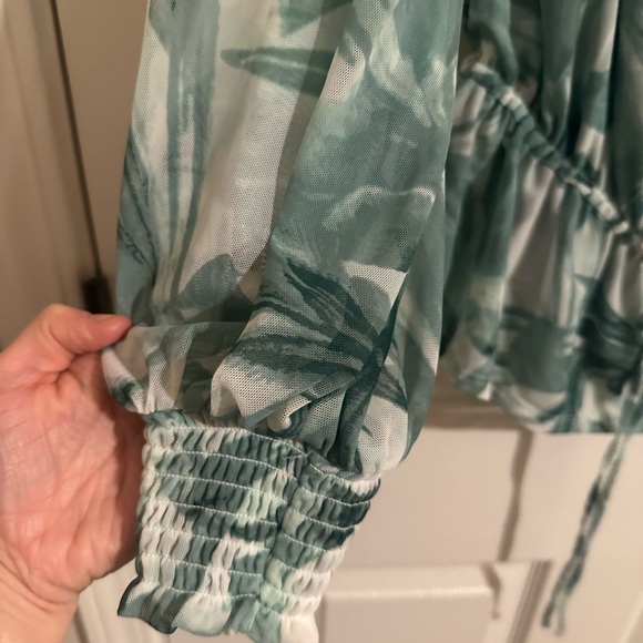 White House Black Market blouse - Picture 2 of 4